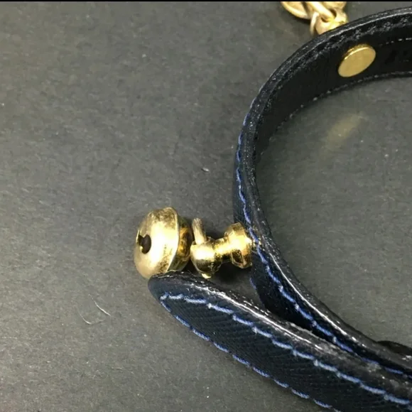 Black■DetailsA pre-owned .PRADA Saffiano Leather Bell Motif Bangle Bracelet/8 - Picture 4 of 8
